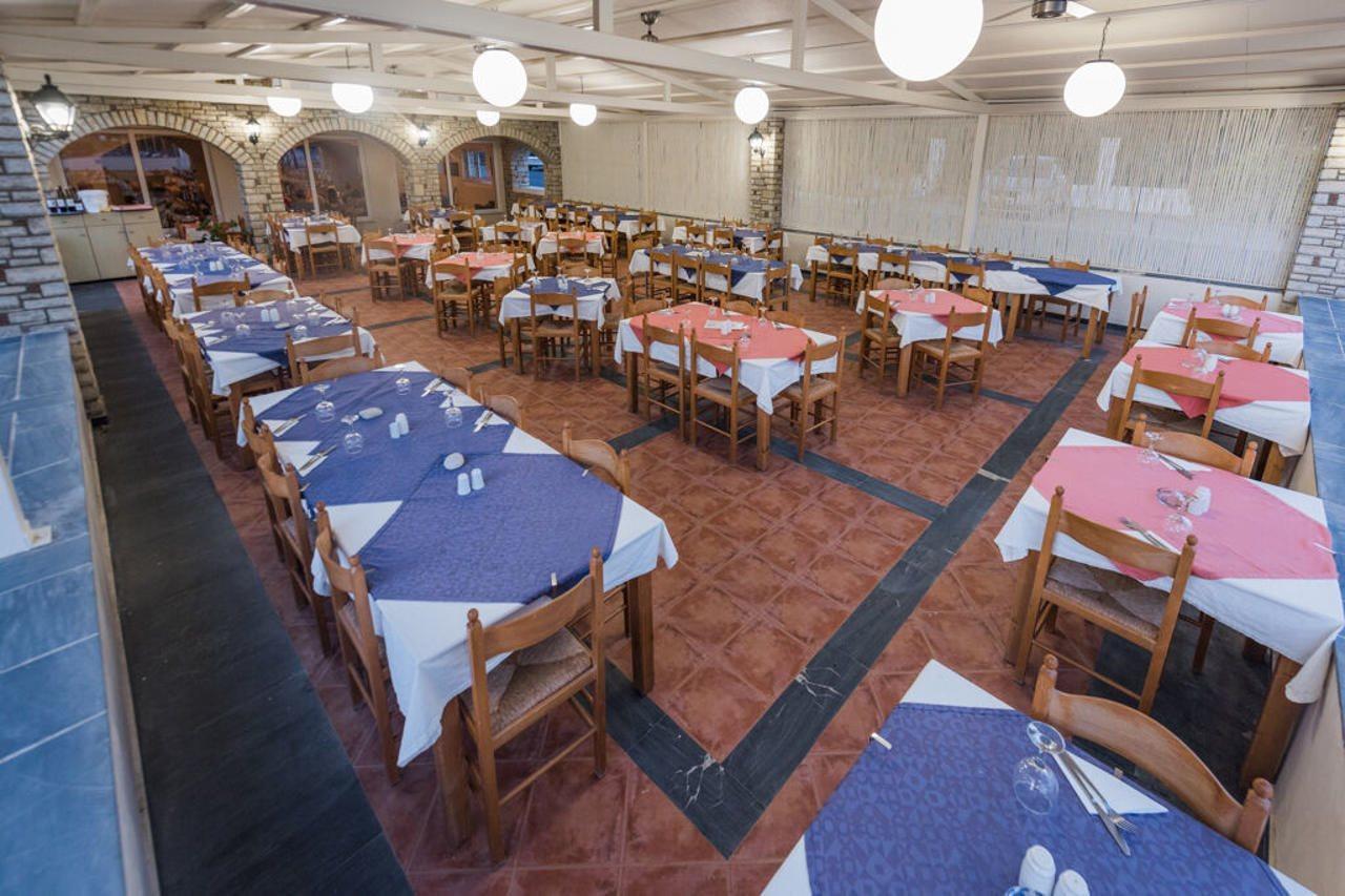Zefiros Beach Hotel Mykali ภายนอก รูปภาพ