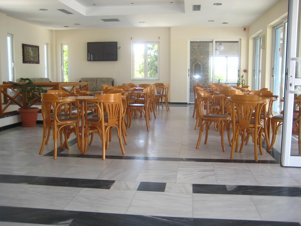 Zefiros Beach Hotel Mykali ภายนอก รูปภาพ