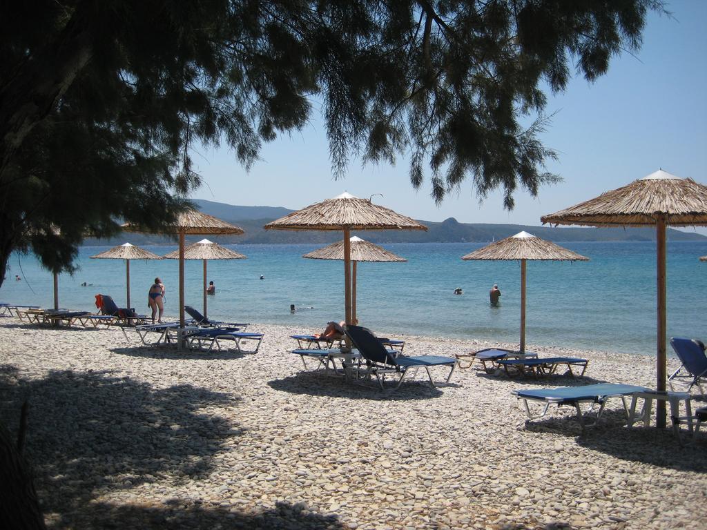 Zefiros Beach Hotel Mykali ภายนอก รูปภาพ