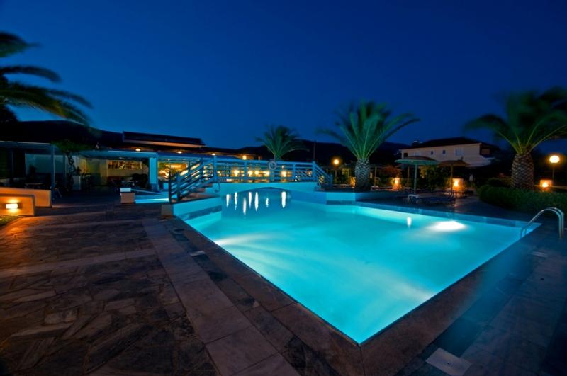 Zefiros Beach Hotel Mykali ภายนอก รูปภาพ