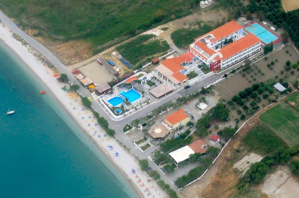 Zefiros Beach Hotel Mykali ภายนอก รูปภาพ
